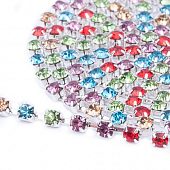 Цепь серебристая стразовая разноцветная, 2.5 мм.