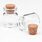 Баночка с пробкой 27х22 мм.